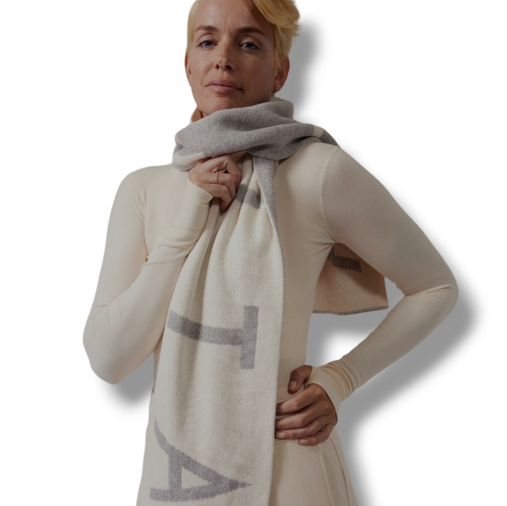 ATHLETA GRAY AND WHITE DAILY KNIT SCARF